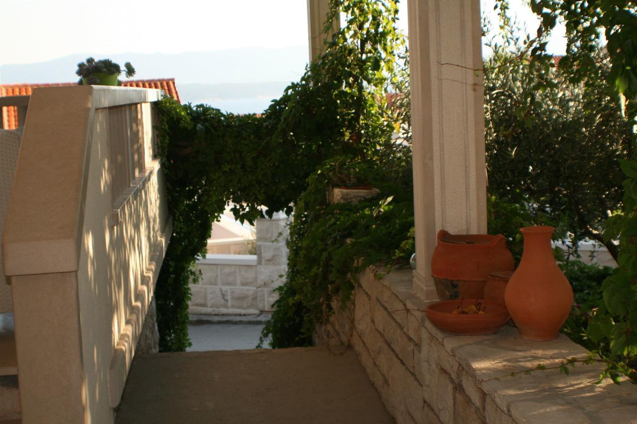 Apartments And Rooms Lea Бол Екстериор снимка