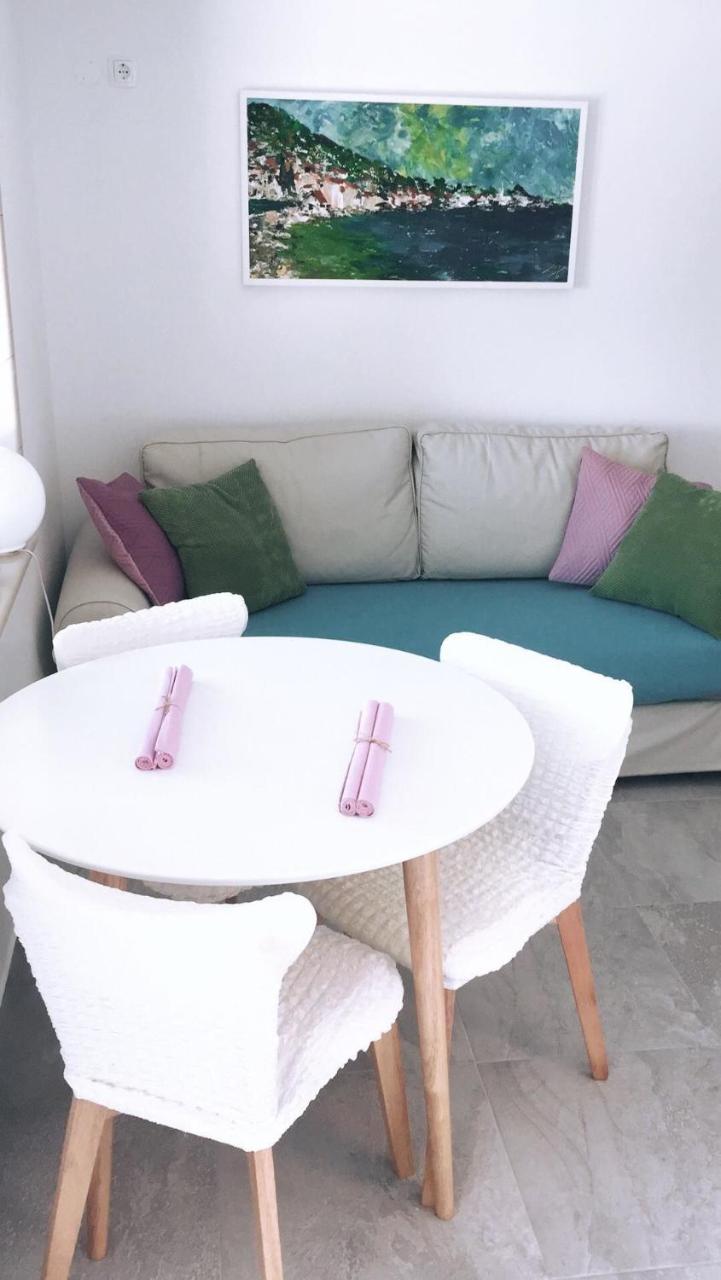 Apartments And Rooms Lea Бол Екстериор снимка